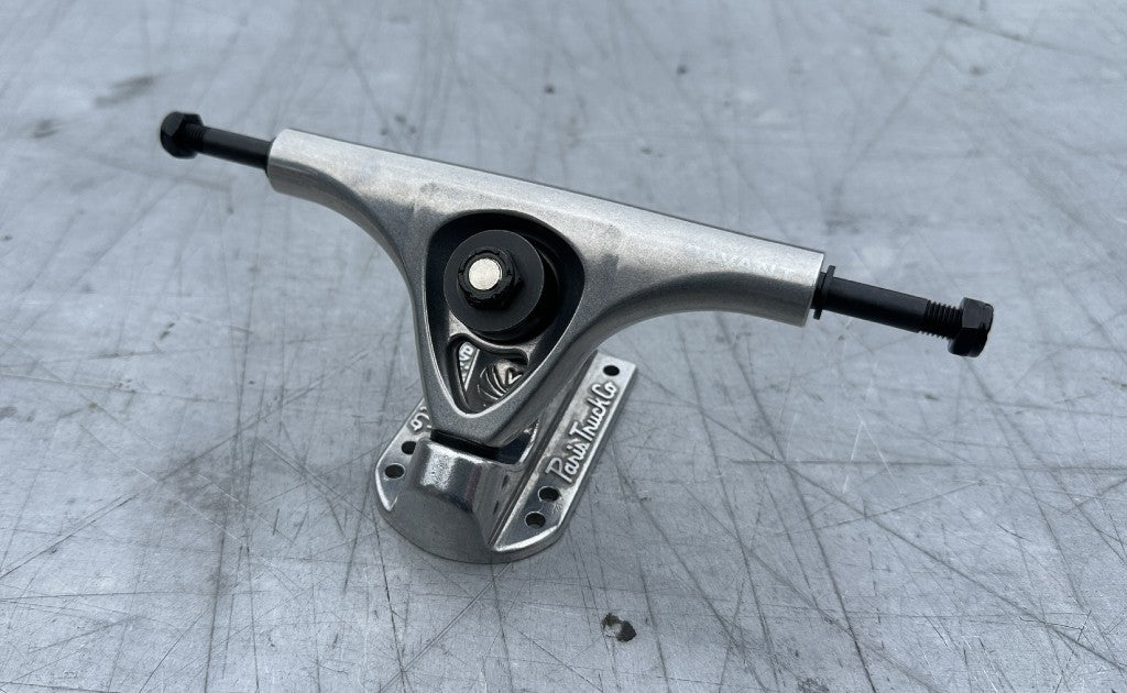 SAVANTS – Paris Truck Co